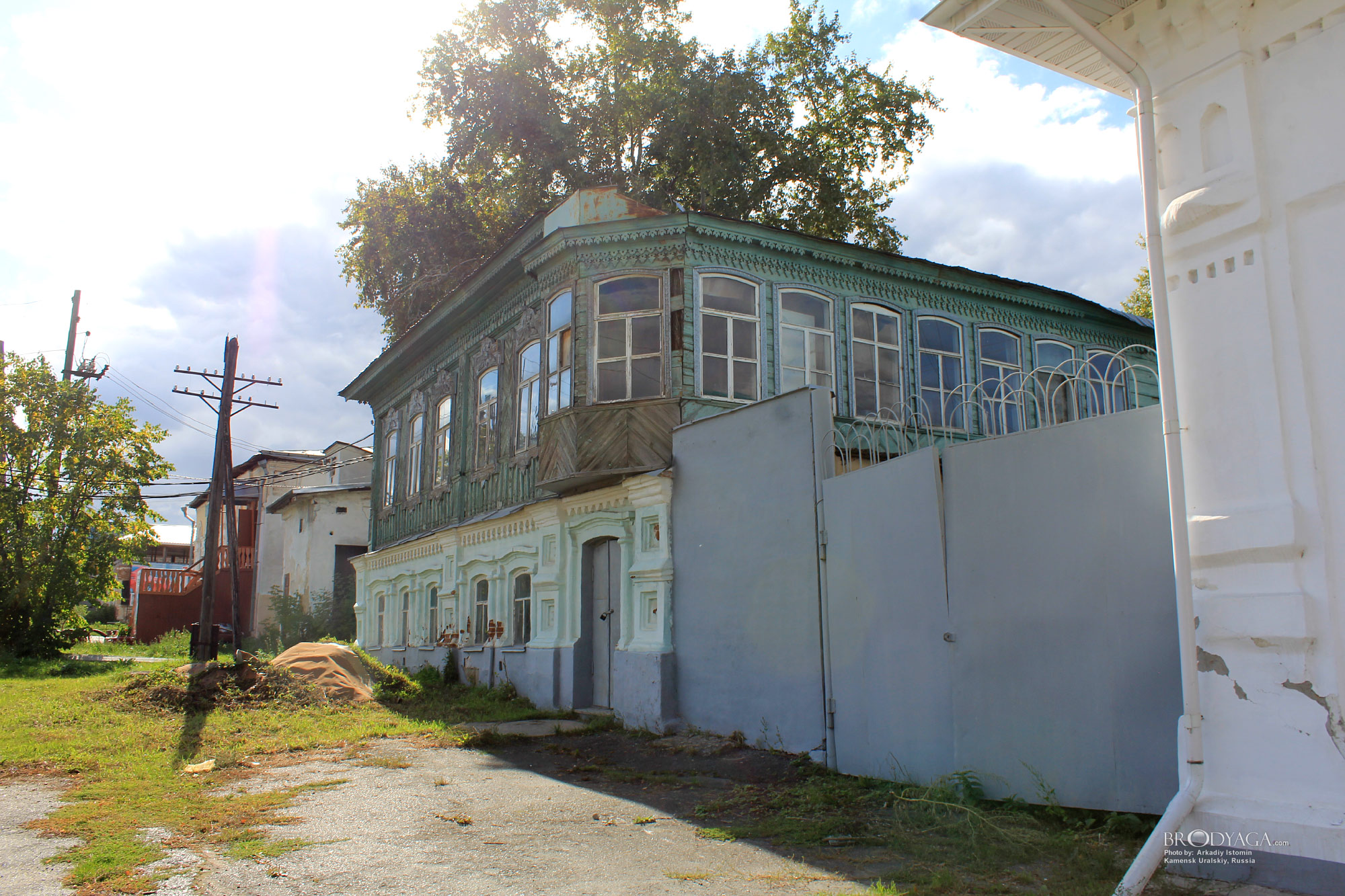 Kamensk Uralskiy (Коммолодежи 12, Каменск Уральский)